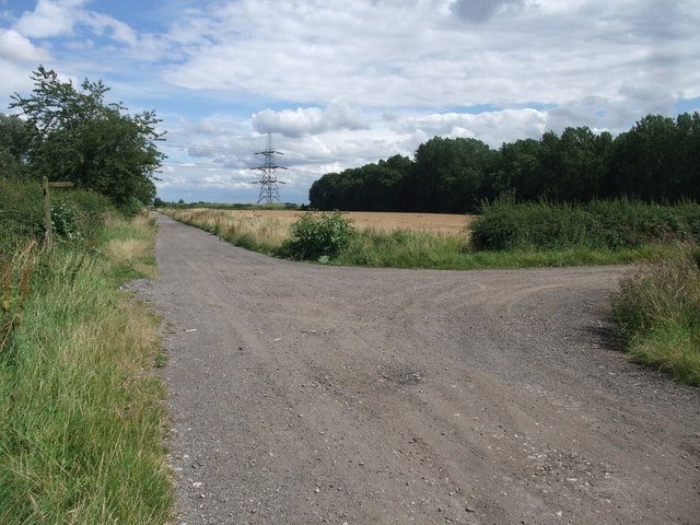 Looking east along Torksey Ferry Road (Byway open to all traffic)