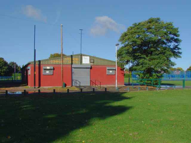 Hayes End Park © Alan Hunt cc-by-sa/2.0 :: Geograph Britain and Ireland