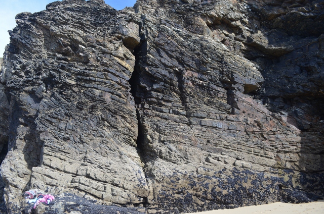 Isoclinal recumbent folding © Ashley Dace cc-by-sa/2.0 :: Geograph ...