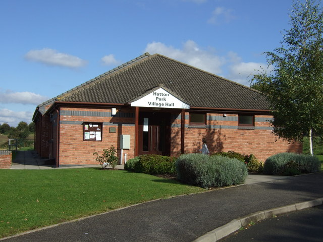 Hatton Park Village Hall © JThomas cc-by-sa/2.0 :: Geograph Britain and ...