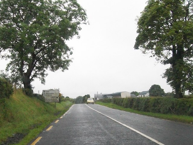 The R188 approaching the Junction with L6432 Three Mile House road