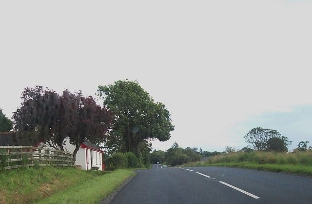 Cottage along side the B82 at Ballycassidy