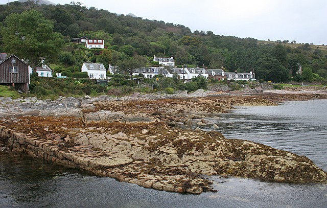 Corrie from Ferry Rock © Anne Burgess :: Geograph Britain and Ireland