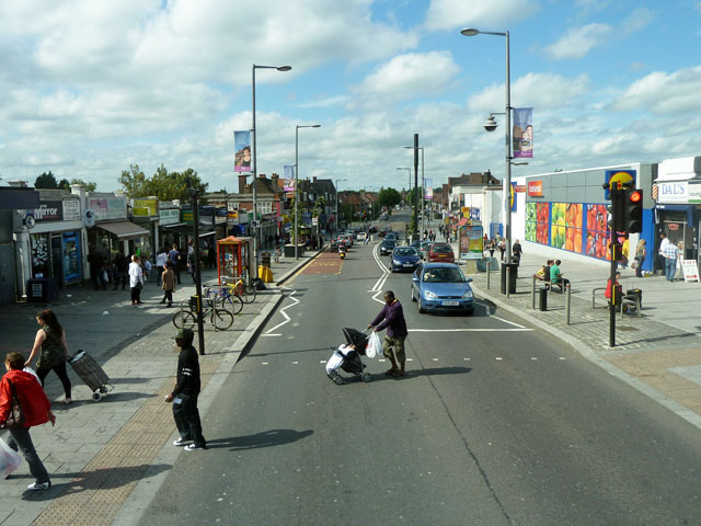 Heathway Dagenham At Dagenham Heathway C Robin Webster Cc By Sa 2 0 Geograph Britain And Ireland