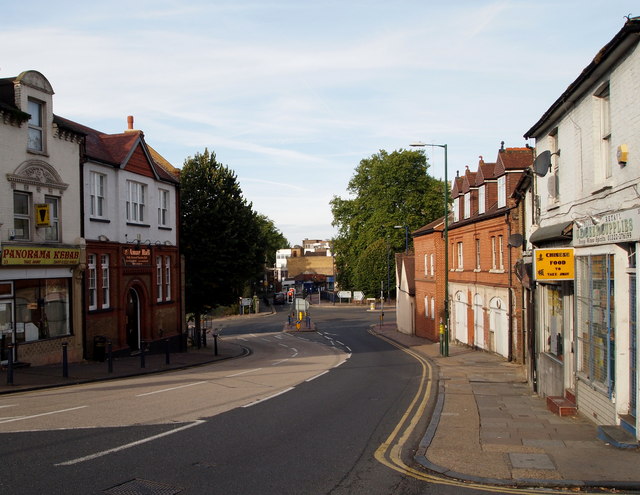 Dartford, DA1 - Overy Liberty © David Hallam-Jones cc-by-sa/2.0 ...