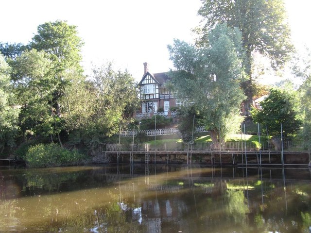 House with long landing stage, Park View Terrace