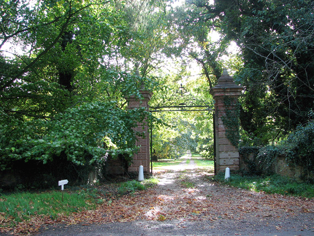 Gate at driveway to Rainthorpe Hall