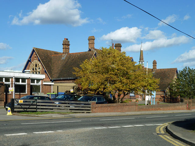 Capel Primary School © Robin Webster :: Geograph Britain and Ireland