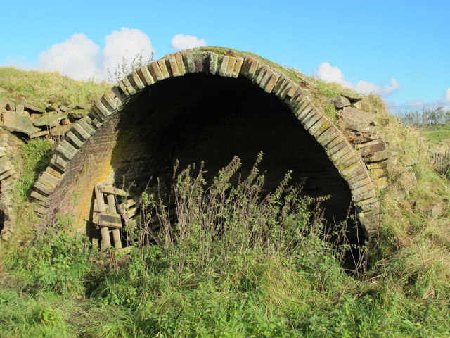 Tile kiln near Sillywrea Farm - close up of right hand arch