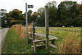 TF3296 : Station Road, Footpath towards North Thoresby by Chris