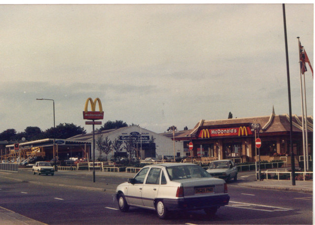 Businesses along Neasden Lane in around 1987