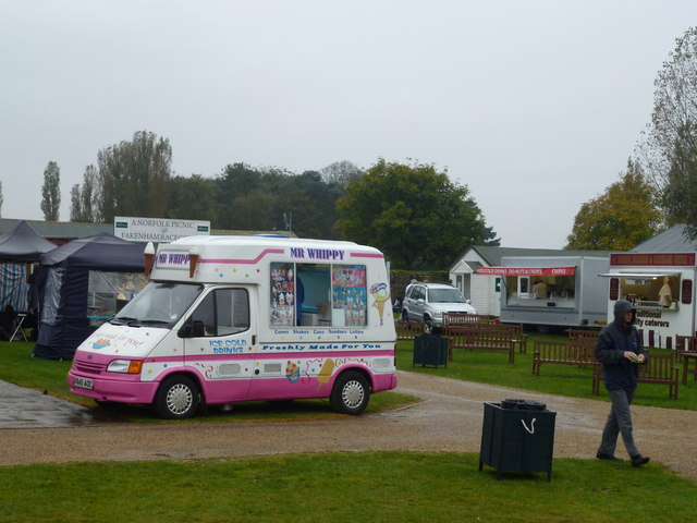 Fakenham Racecourse - Mr Whippy has a bad day at the races!