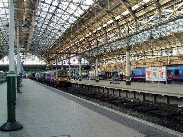 Manchester Piccadilly Station © Paul Gillett :: Geograph Britain and ...