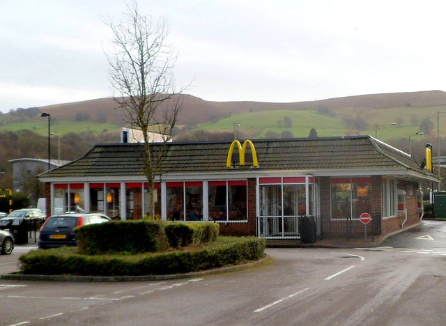 McDonald's, Parc Nantgarw © Jaggery cc-by-sa/2.0 ...