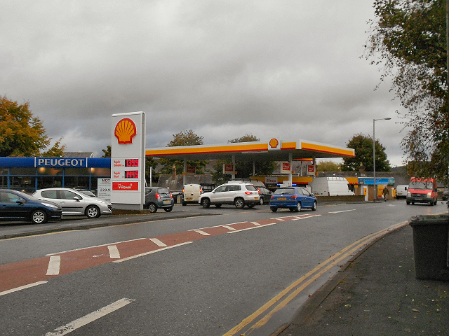 shell-filling-station-haugh-lane-david-dixon-cc-by-sa-2-0