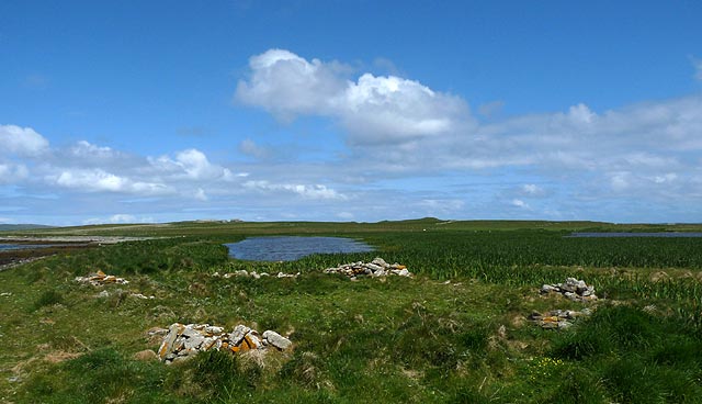 Ruined enclosure by Loch of the Graand, Egilsay, Orkney