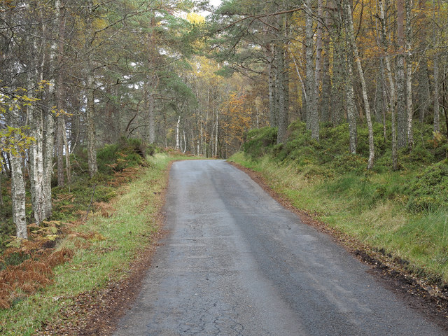 Minor road on south side of Loch Rannoch