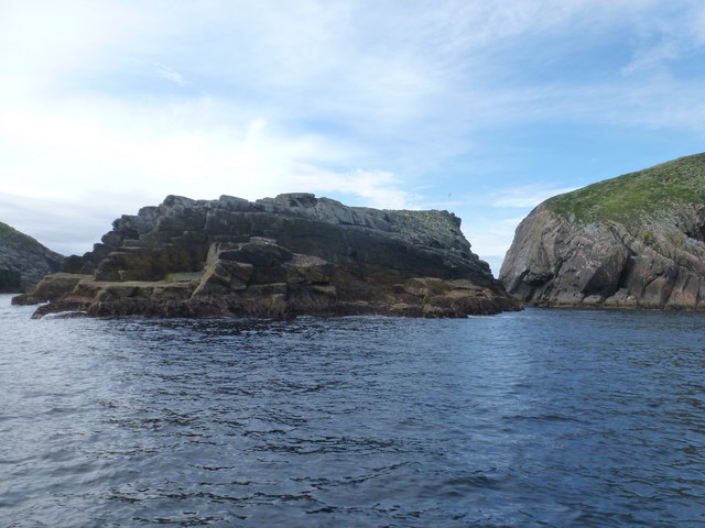 Flannan Isles: Làmh a’ Sgeir Bheag © Chris Downer :: Geograph Britain ...