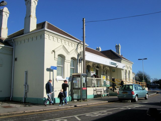 Shoreham Station © Paul Gillett cc-by-sa/2.0 :: Geograph Britain and ...