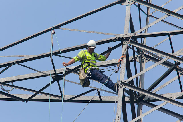 400 KV Line Refurbishment, Mayles Lane © Peter Facey cc-by-sa/2.0 ...