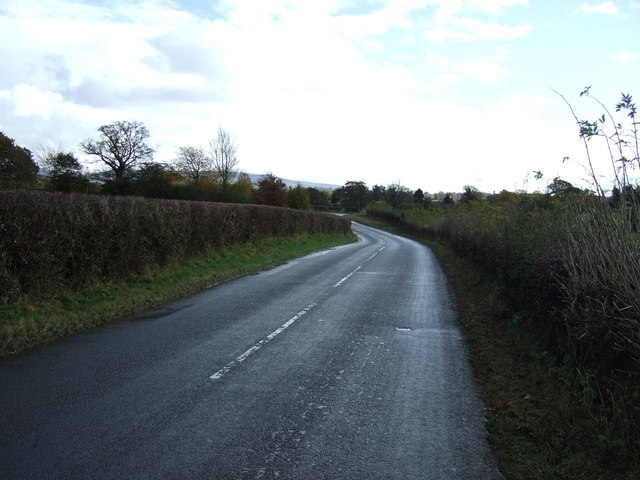 Minor road towards Heads Nook
