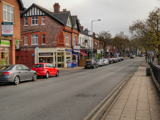 Alderley Edge, London Road © David Dixon cc-by-sa/2.0 :: Geograph ...