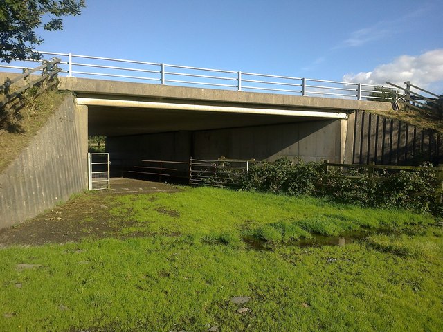 River Lliw passes under M4 south-west of Pontlliw