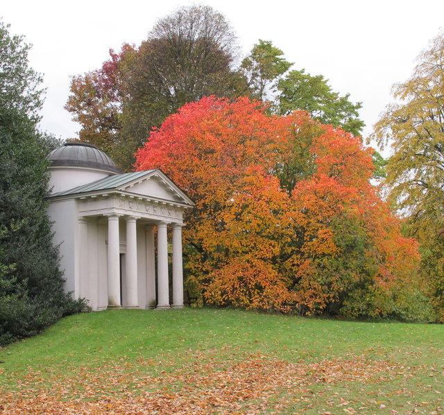 Temple of Bellona with autumn colour at Kew
