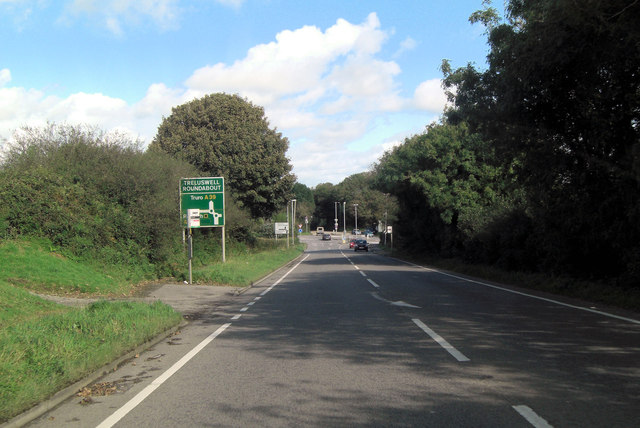 A39 approaches the Treluswell Roundabout © Stuart Logan cc-by-sa/2.0 ...