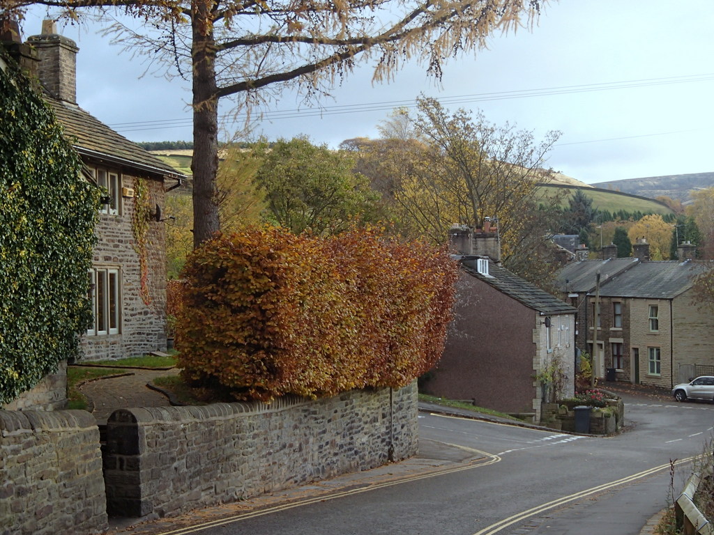 Well Gate, Old Glossop © Andrew Hill :: Geograph Britain and Ireland