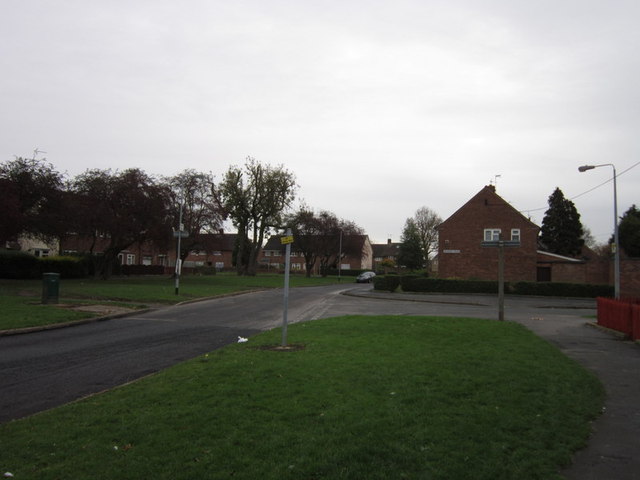 Frome Road at Waveney Road, Longhill... © Ian S cc-by-sa/2.0 ...