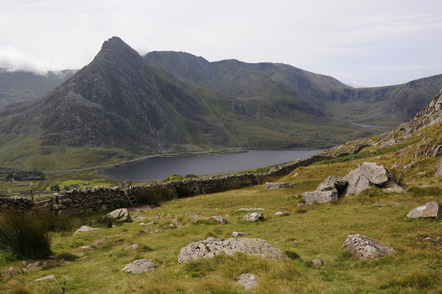 Tryfan and Llyn Ogwen © Philip Halling :: Geograph Britain and Ireland