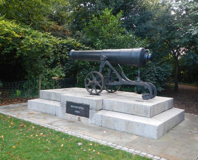 Sebastopol Cannon in Oaklands Park