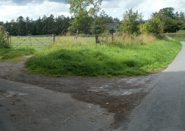 Minor road junction SW of Talgarth