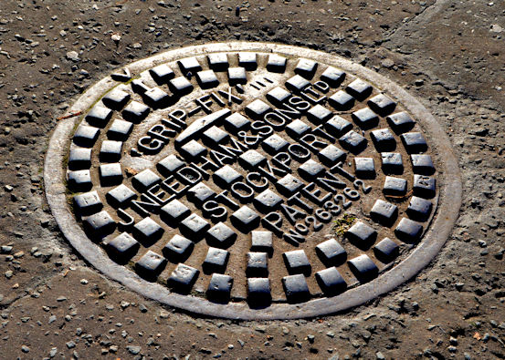 Needham "Grip-Fix" manhole cover, Belfast (2)