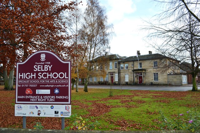 Selby High School © Neil Theasby :: Geograph Britain and Ireland