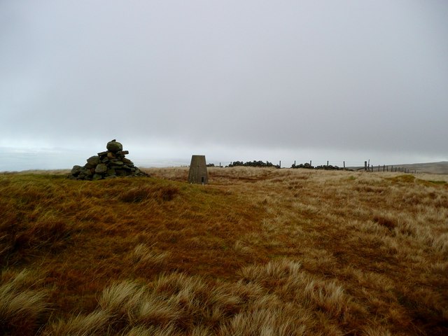 Cairn and trig on Dundreich