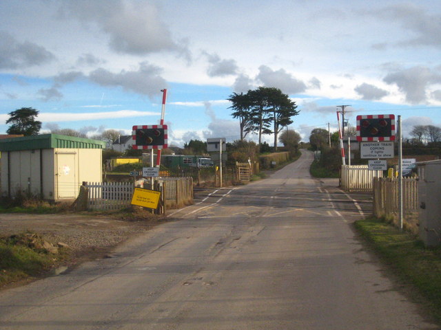 The level crossing at Gwinear Road © Rod Allday :: Geograph Britain and ...