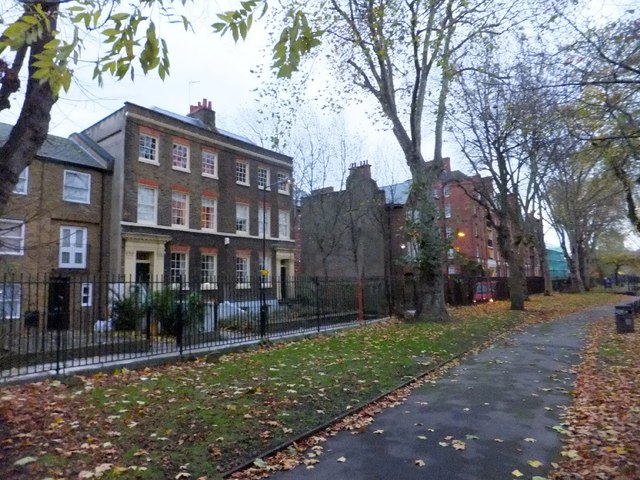 Semi-detached house in Stepney Green and garden