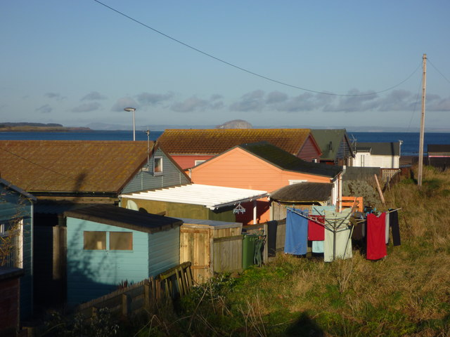 Coastal East Lothian : Roofs, Sheds And Washing At Winterfield Mains