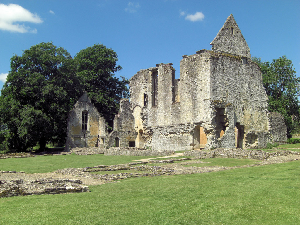 Minster Lovell Manor Ruins © Stuart Logan cc-by-sa/2.0 :: Geograph ...