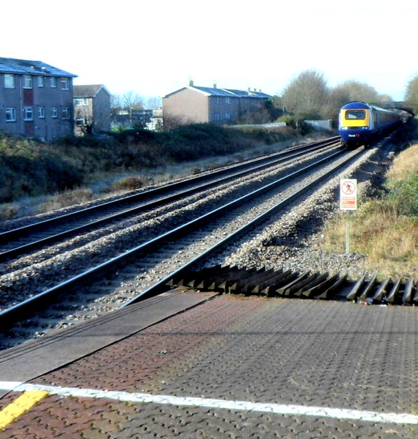 First Great Western train approaches Pyle station at speed