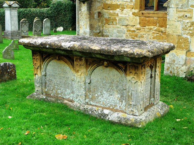 Tomb, Stanton churchyard © nick macneill cc-by-sa/2.0 :: Geograph ...