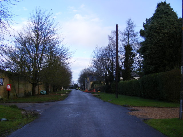 High Street, Croxton & Croxton Village Postbox
