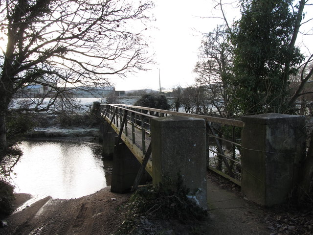 Vehicle ford and footbridge across the River Bann at Hilltown