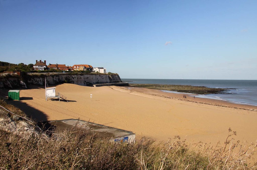 The beach in Joss Bay © Steve Daniels cc-by-sa/2.0 :: Geograph Britain ...