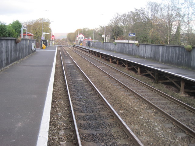 Smithy Bridge railway station, Greater... © Nigel Thompson :: Geograph ...