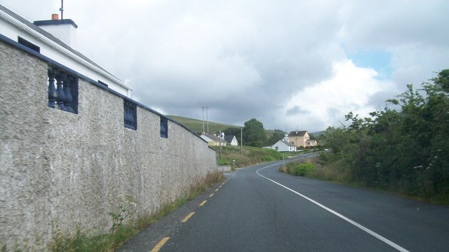 Houses on the R262 at Straoughter