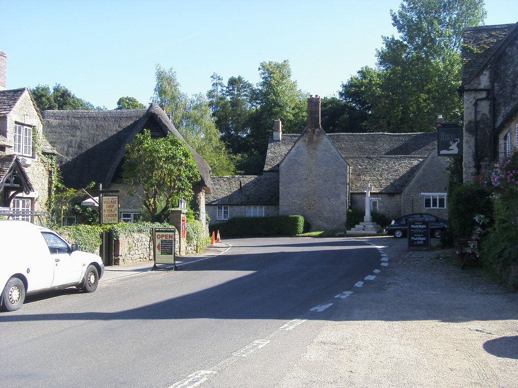 Wytham Village © Shaun Ferguson cc-by-sa/2.0 :: Geograph Britain and ...