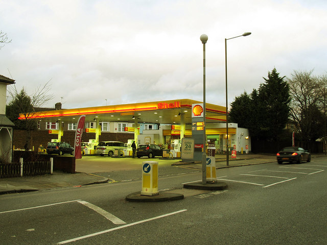 Shell filling station, Shooters Hill © Stephen Craven :: Geograph ...